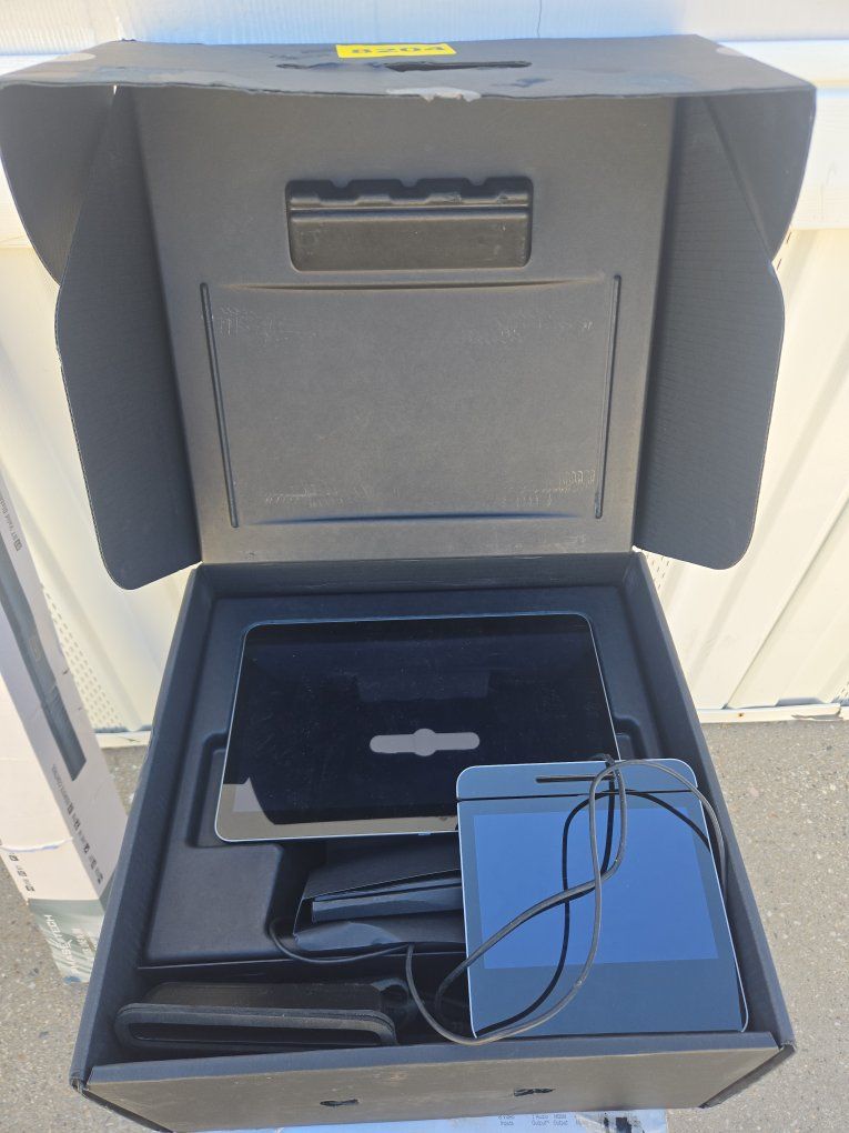 Square POS System with Customer Display – Open Box