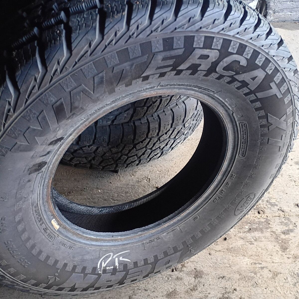 4 235/75R15 Dean WinterCat Studded snow tires 98%