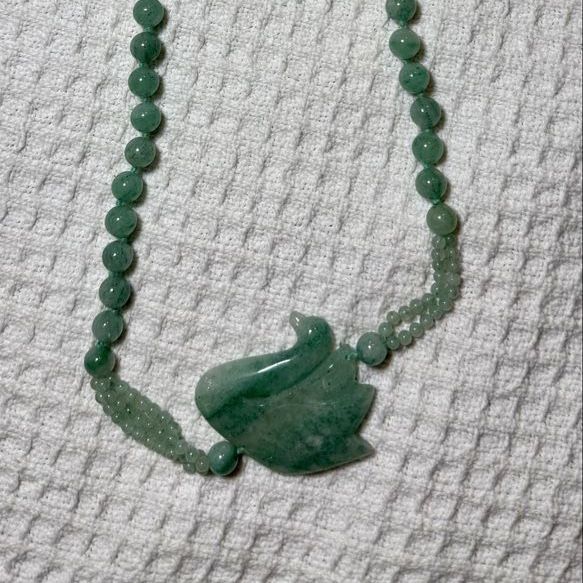 Hand-Carved Green Aventurine Swan Pendant Necklace – Long Beaded Gemstone Strand