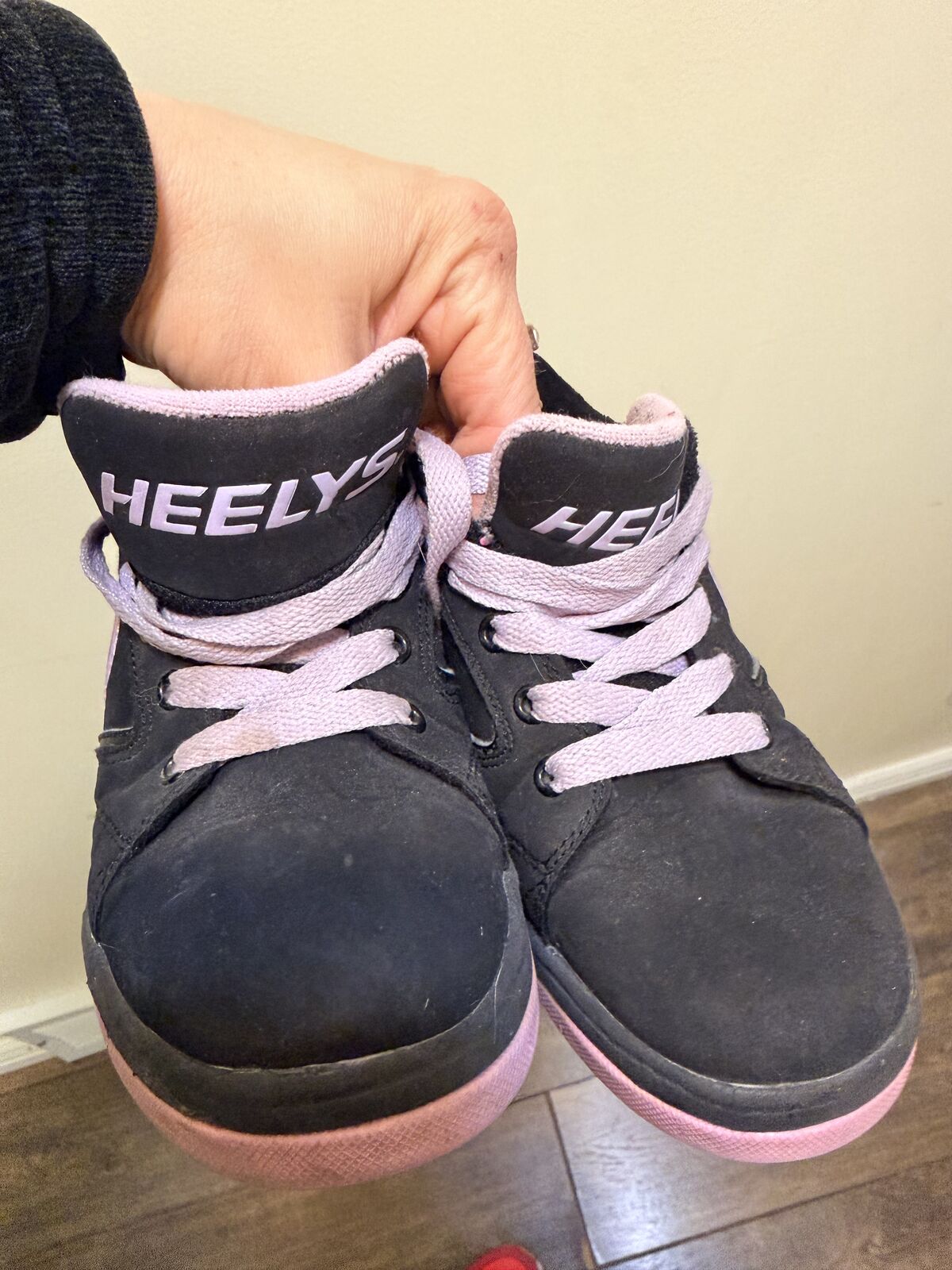 Like New  Girls Heely's SizE 3 Purple/Black