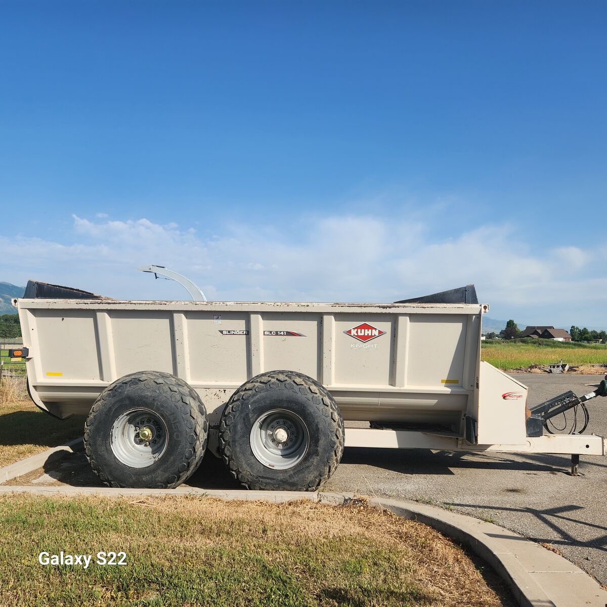 USED Kuhn Side discharge manure slinger