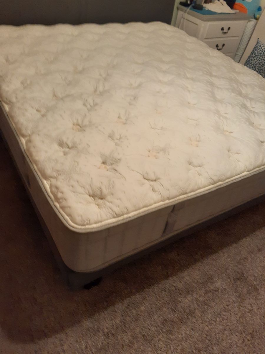 'KING SIZE BED AND HEADBROAD'