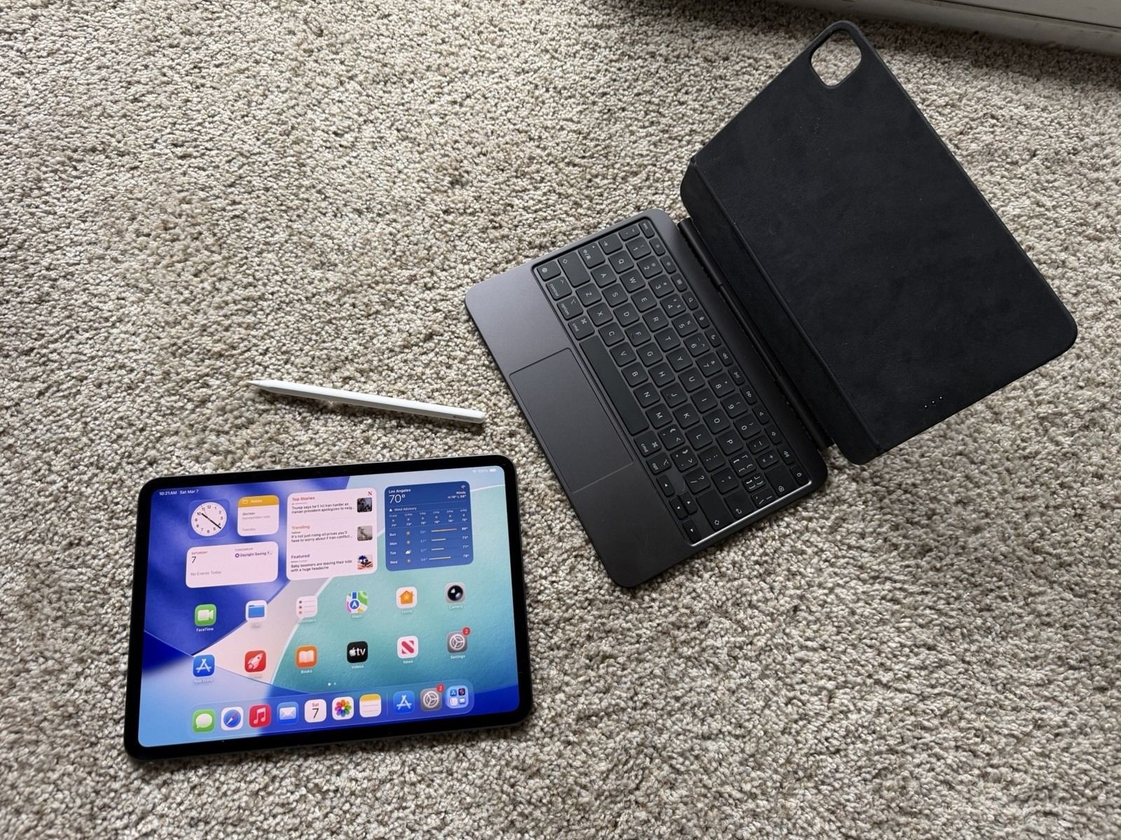 11-inch iPad Pro with M4, 512 GB, Wi-Fi, Space Gray + Apple Magic Keyboard + Apple Pencil Pro