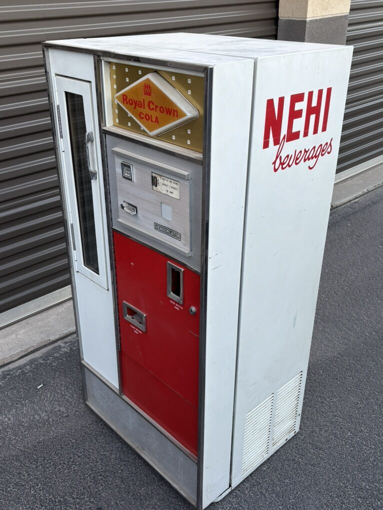 1060-1970s Vendolator RC Pop Machime