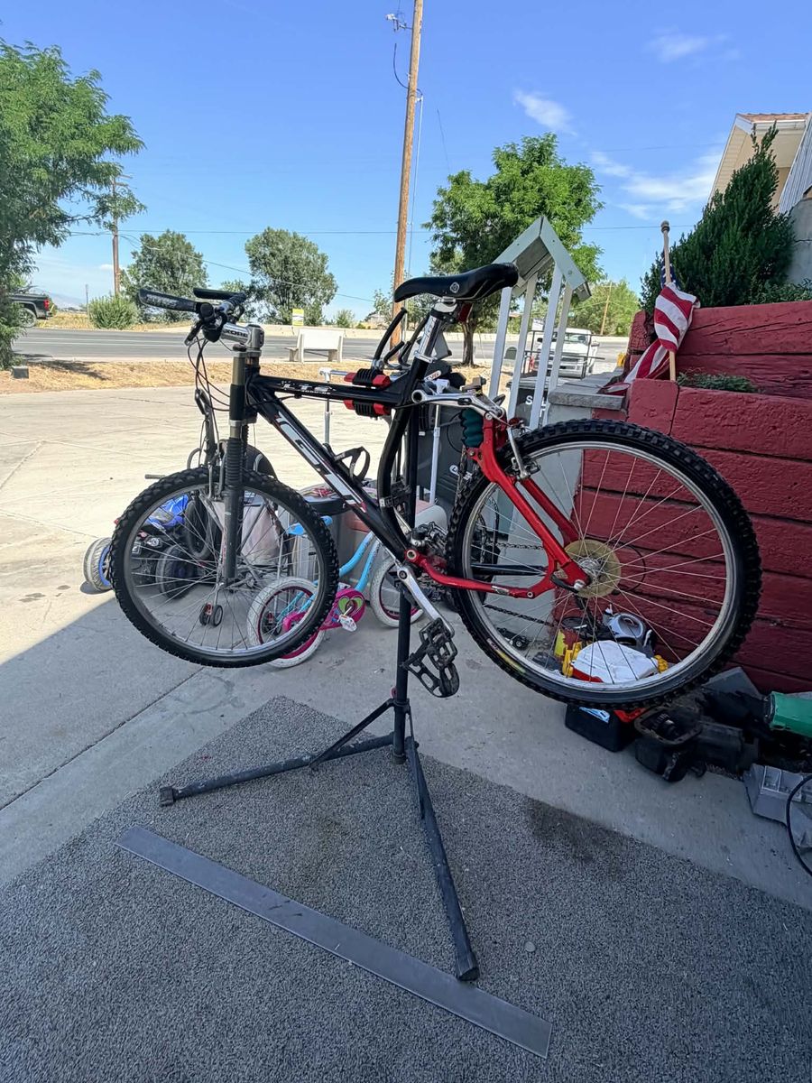 GT LTS Full Suspension Mountain Bike - Used
