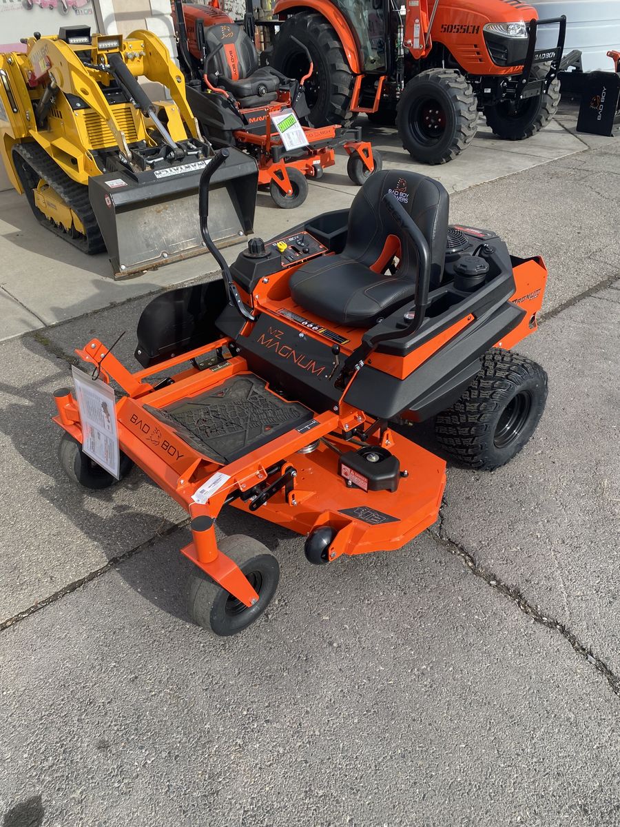 BAD BOY MAGNUM MOWER W/KAWASAKI ENGINE
