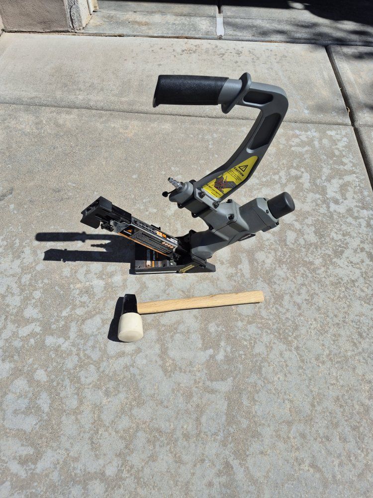 Numax SFL618 3-in-1 Flooring Nailer with Mallet, good condition