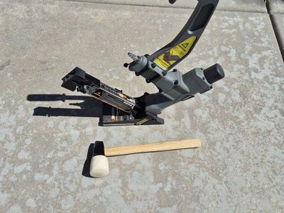 Numax SFL618 3-in-1 Flooring Nailer with Mallet, good condition