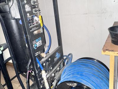 Pure water machine, with water feed pole