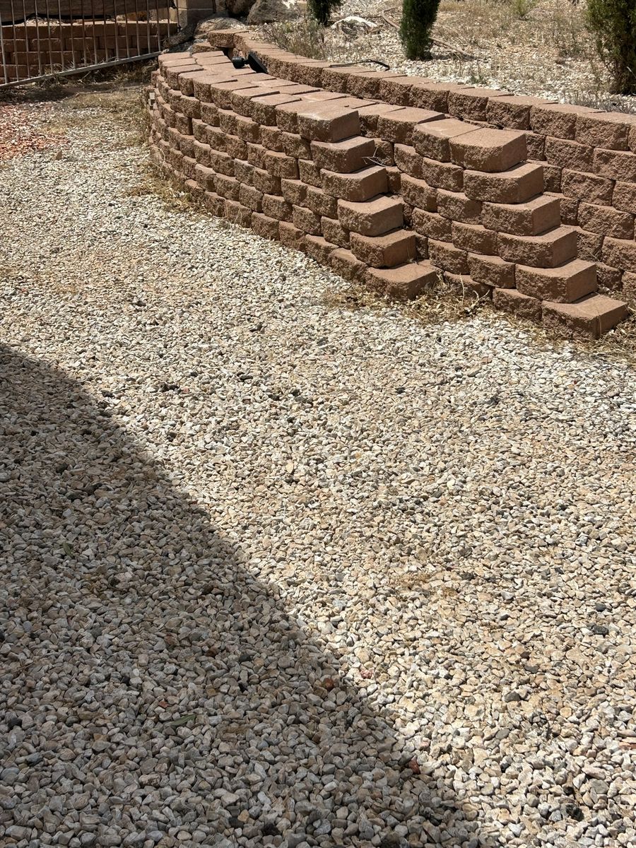 Retaining wall blocks