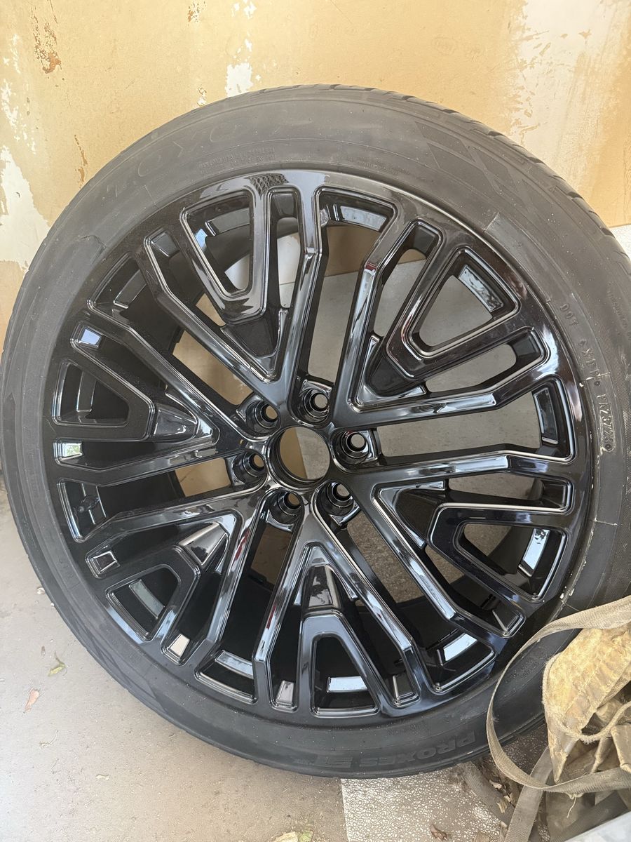24" GMC/Chevy Black Wheels & Tires 285/40R24 - Low Mileage, Excellent Condition