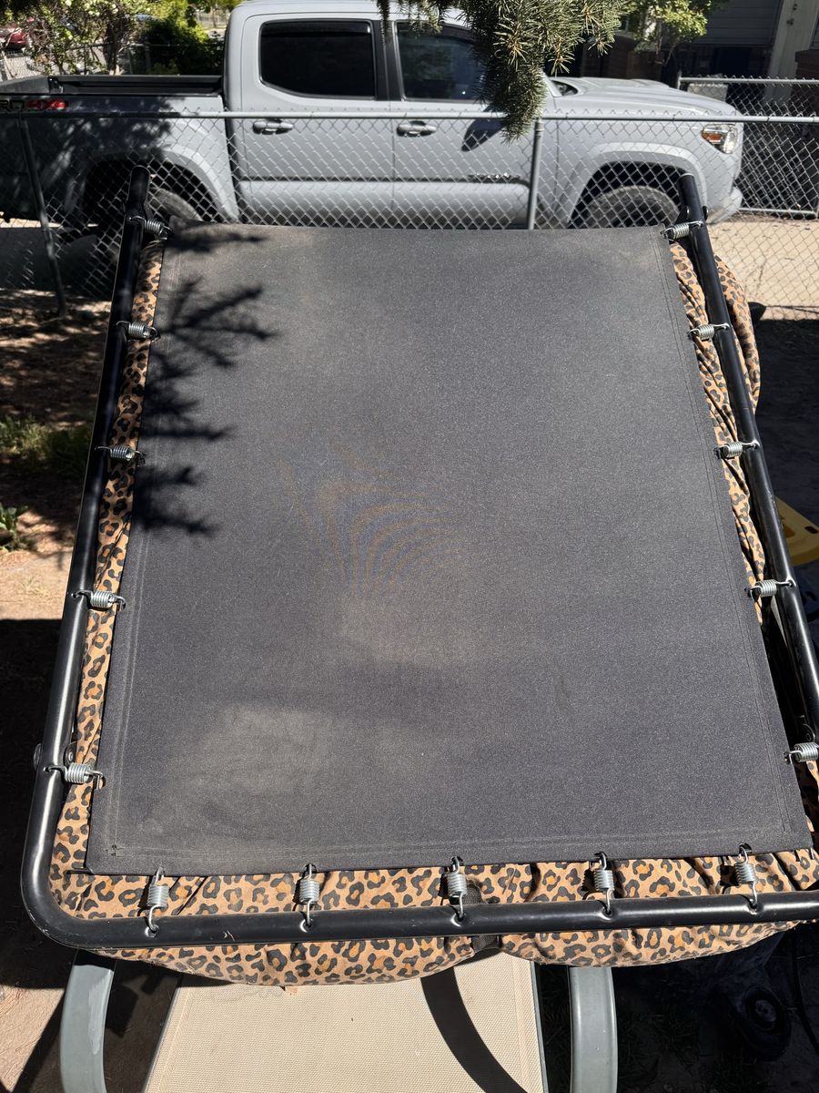 Foldable twin mattress frame