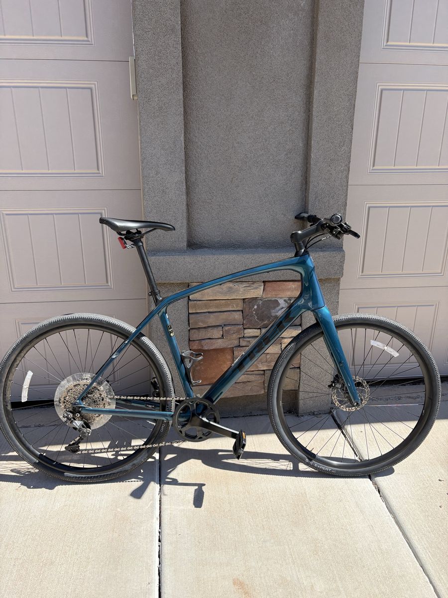 Trek FX Sport 4 Carbon Hybrid Bike – XL – Excellent Condition