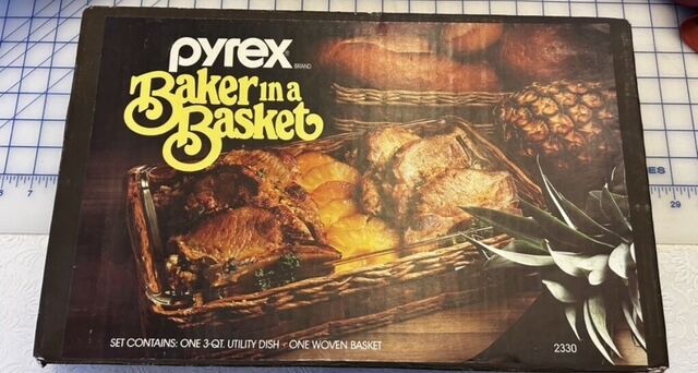 Classic Holiday vintage Pyrex Baker In A Basket + box