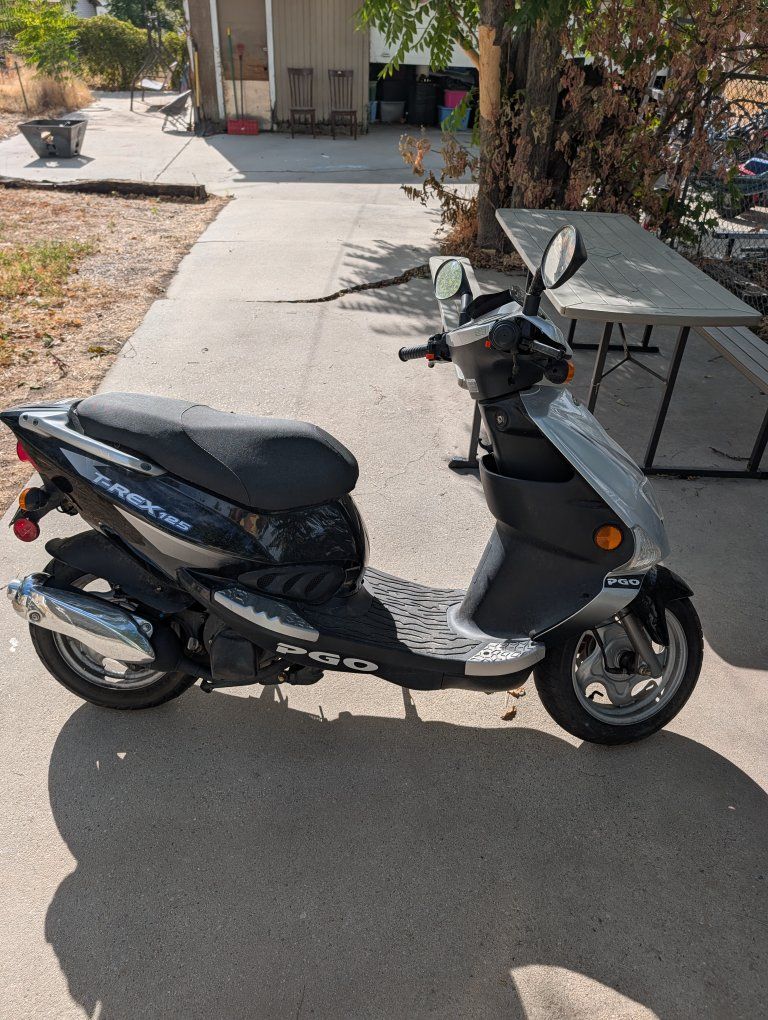PGO T-Rex 125 Scooter - Silver/Black