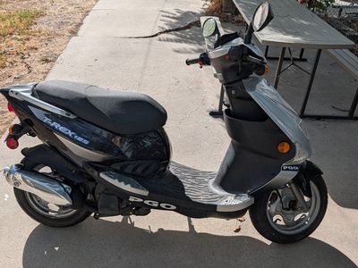 PGO T-Rex 125 Scooter - Silver/Black