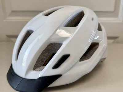 53-60 CM Freetown Lumi 3 Cycling Helmet with light
