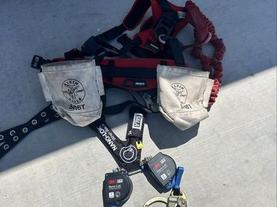 3M full body safety harness, twin leg self retracting lifeline, bags, pro stretch lanyard.