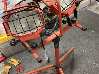 Utilitech Twin Head Work Light with Tripod Stand - 1000W Halogen - Bright and Portable