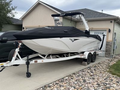 2022 Tige Z3 Surf/Wake Boat