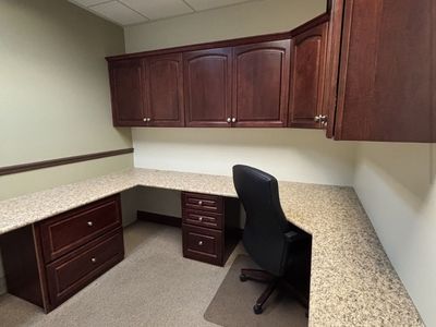 Private furnished offices w/Conference room access