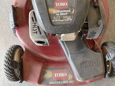 Toro Recycler 22" 6.75 HP 149cc Front-Wheel Drive Gas Lawn Mower with Bag