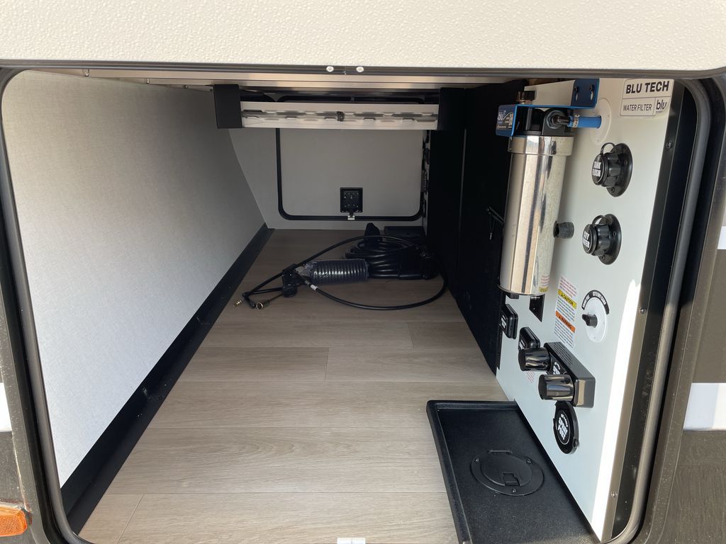 Main image 7