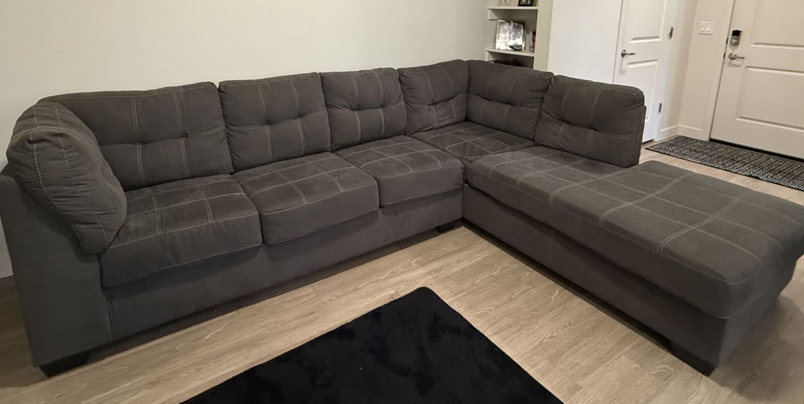 Maier Charcoal Gray Sectional with Chaise – from RC Willey