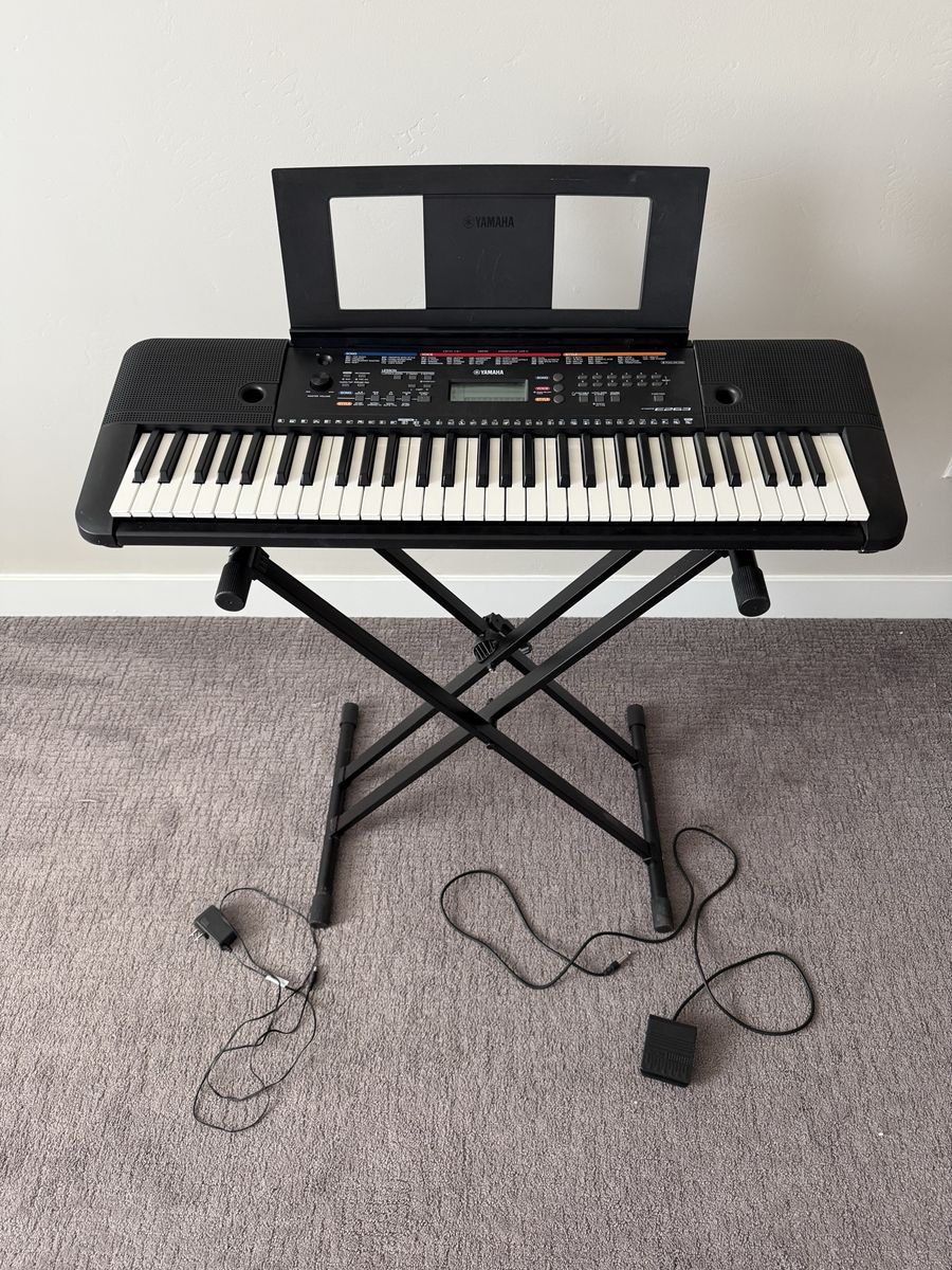 Yamaha Electric Keyboard