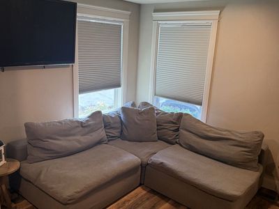 Used Grey Modular Sectional Sofa with Plush Cushions - Customizable Configuration