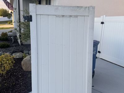 Vinyl fence gate