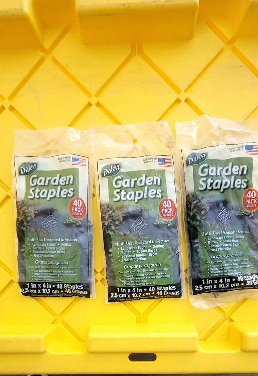 2 pack of Dalen Garden Staples 4 inch