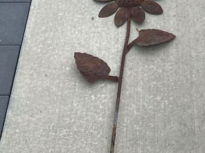 Rustic Metal Sunflower Garden Stake Yard Art Vintage Style