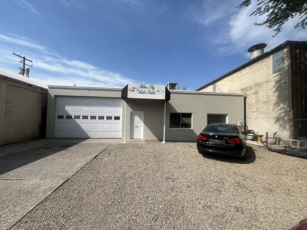 Warehouse With Yard For Sale