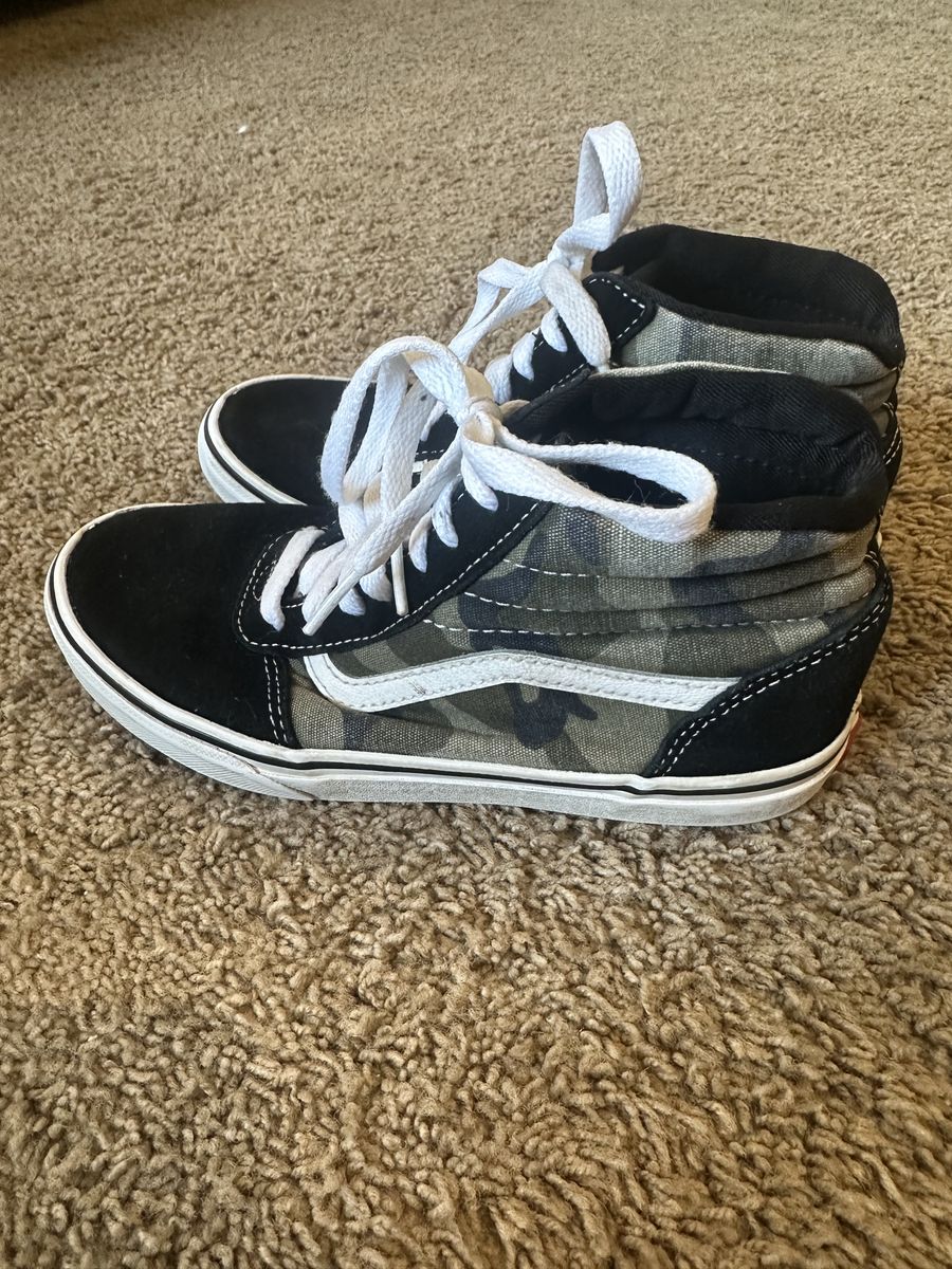Vans Camo Size 4
