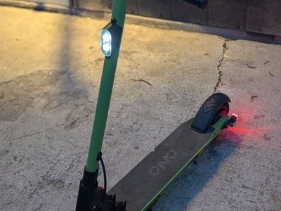 QNQ Electric Scooter - Green, Foldable Commuter Scooter with Lights, Used