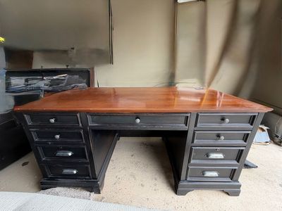 Executive Desk (Heavy Duty)