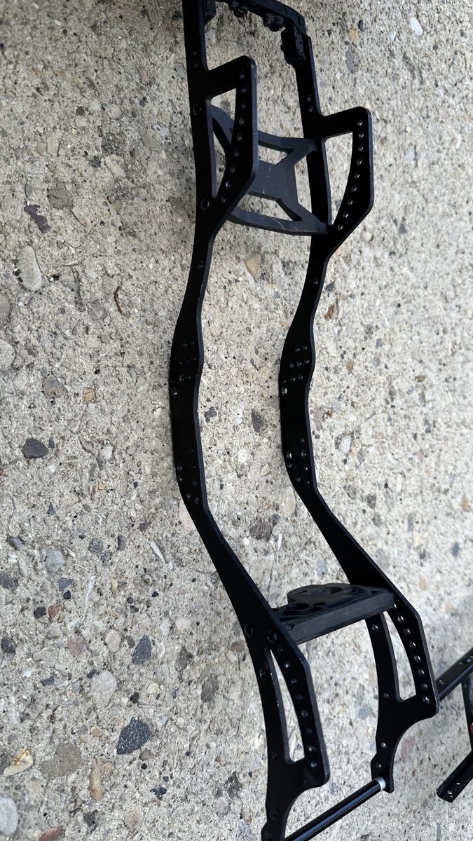 Axial SCX10 Pro Rails