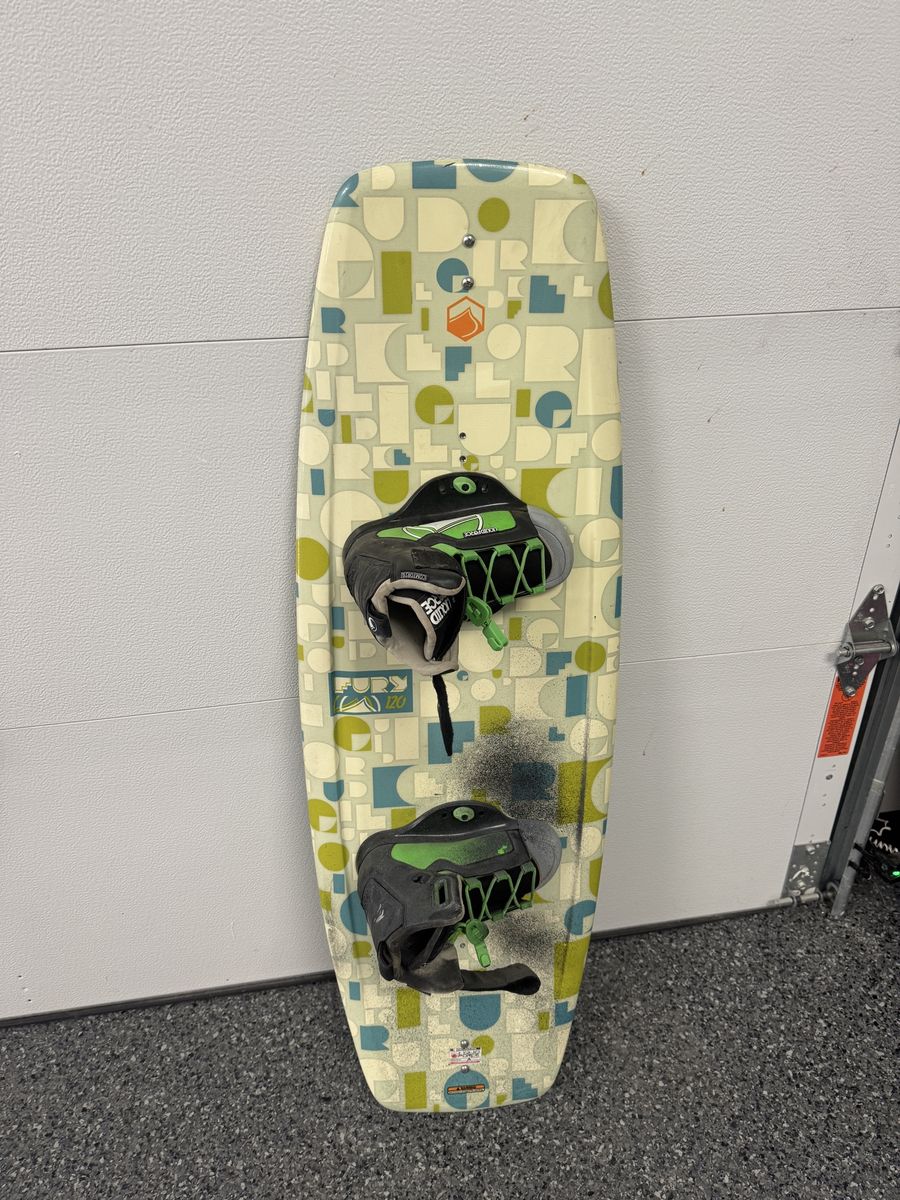 Liquid Force Fury 120 Wakeboard with Bindings Used