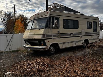 1984 Winnebago Chieftain 23RG