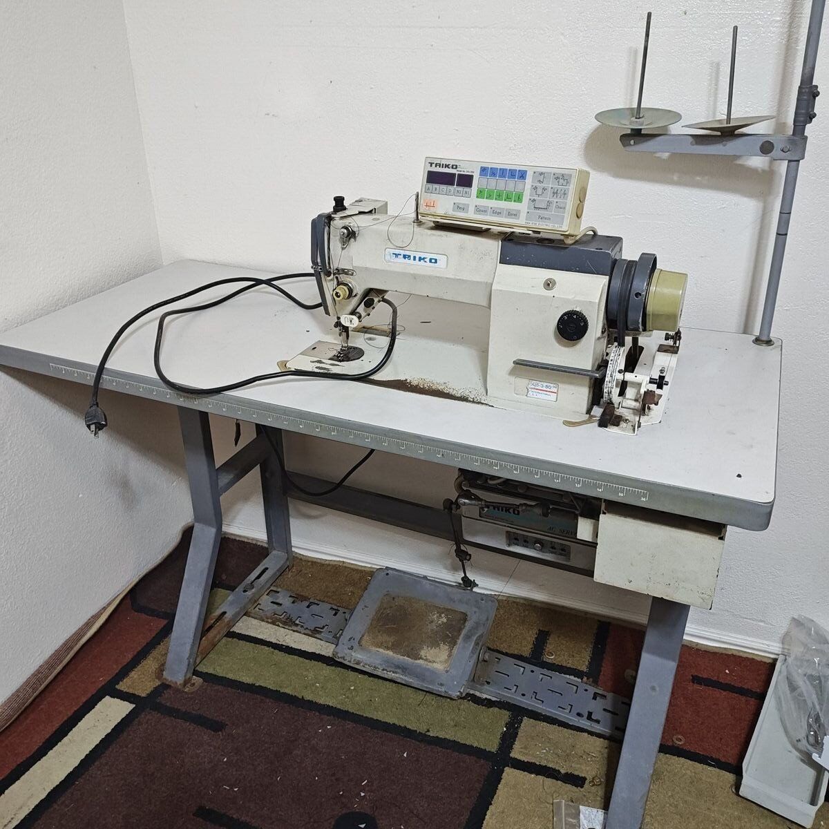 industrial sewing machine