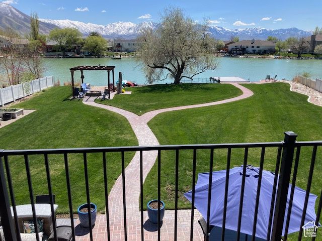 Backyard lakefront venue for rent for all kinds of special occasions