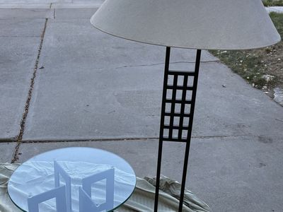 Floor lamp + table