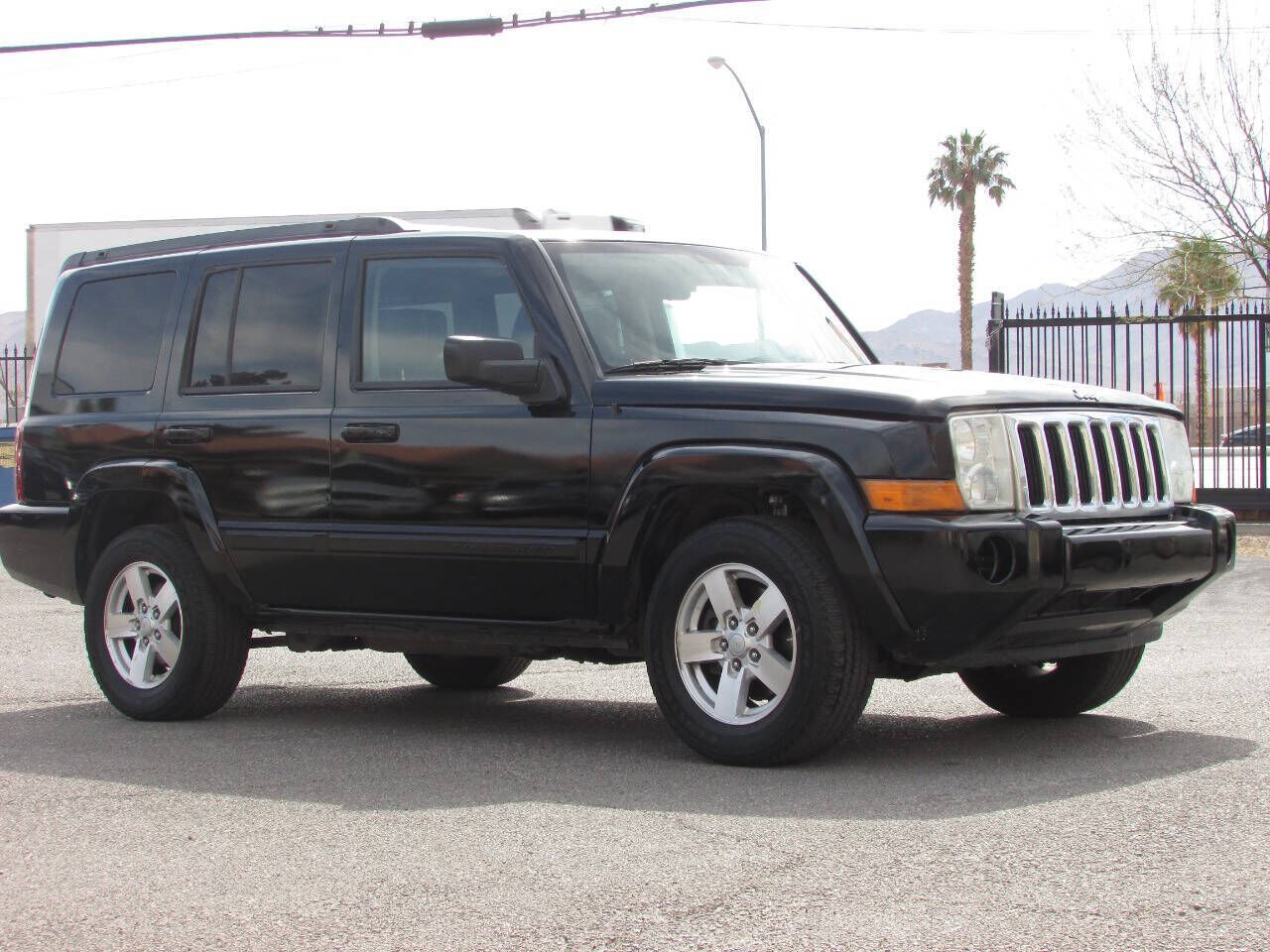 2007 Jeep Commander Sport