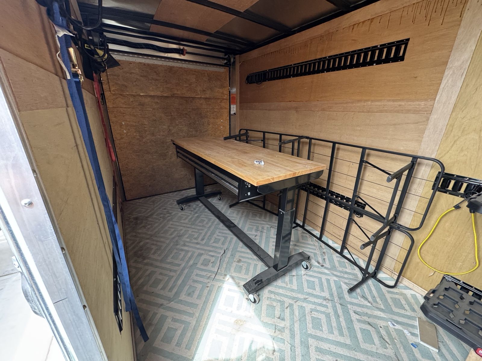 Main image 7