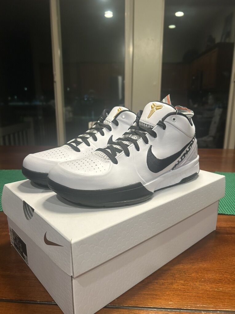 Kobe 4 Mambacita Gigi