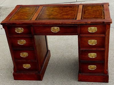 Antique Mahogany Kneehole Desk Leather Top