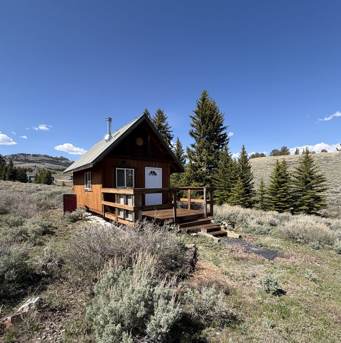 Wyoming Cabin on 1.90 acres in Commissary Ranches