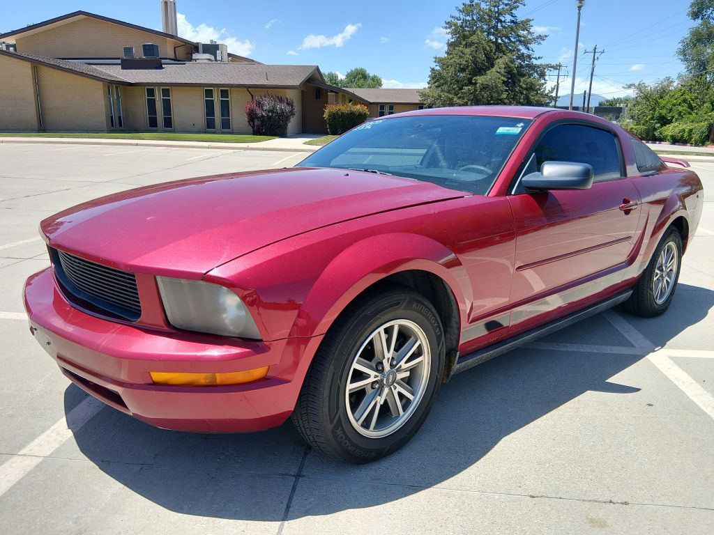 2005 Ford Mustang Deluxe