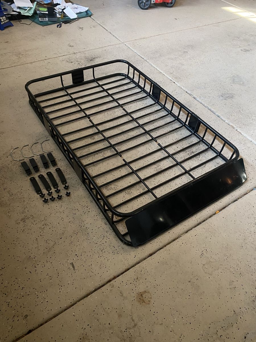 Car roof cargo bin